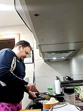 porkorossy online show from April 1, 2026, 10:38 am