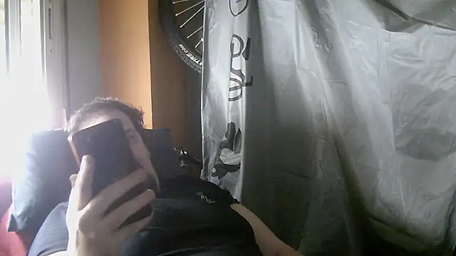 porkorossy online show from October 16, 2025, 11:07 am