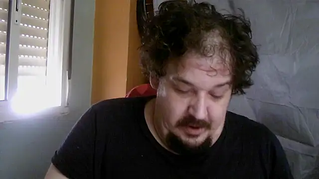 Snapshot of porkorossy chatting on December 22, 2025, 9:42 am porkorossy online show from December 22, 2025, 9:42 am