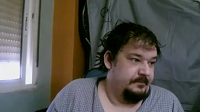 Snapshot of porkorossy chatting on December 17, 2025, 8:08 am porkorossy online show from December 17, 2025, 8:08 am