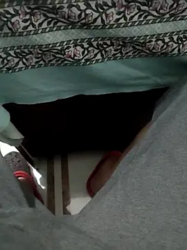 Snapshot of ZIMMY25 chatting on November 5, 2025, 6:55 pm ZIMMY25 online show from November 5, 2025, 6:55 pm