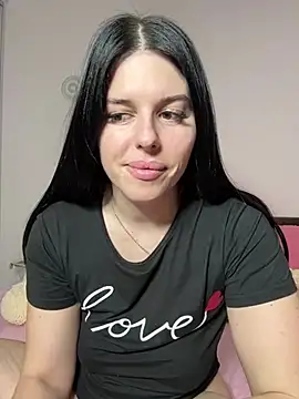 Annatrybebetter online show from February 5, 2025, 10:01 pm