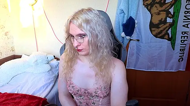 Lori Myaf online show from March 24, 2026, 3:12 pm