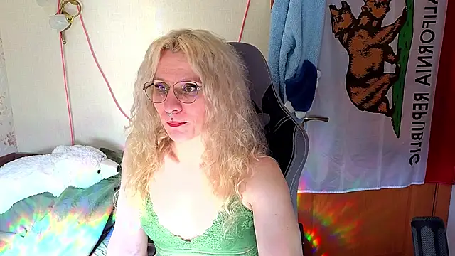 Lori Myaf online show from April 2, 2026, 1:18 pm