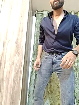 18 couple sex online show from April 7, 2026, 8:54 pm