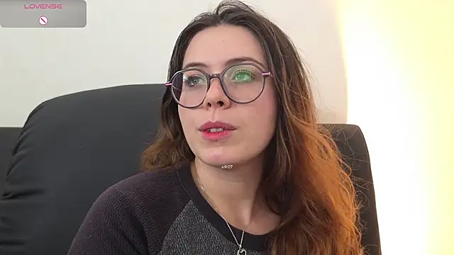 irinasweet27 online show from September 27, 2025, 9:54 pm