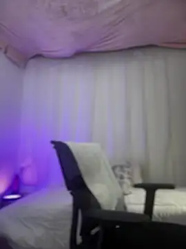 lilian prada online show from March 6, 2026, 8:04 pm