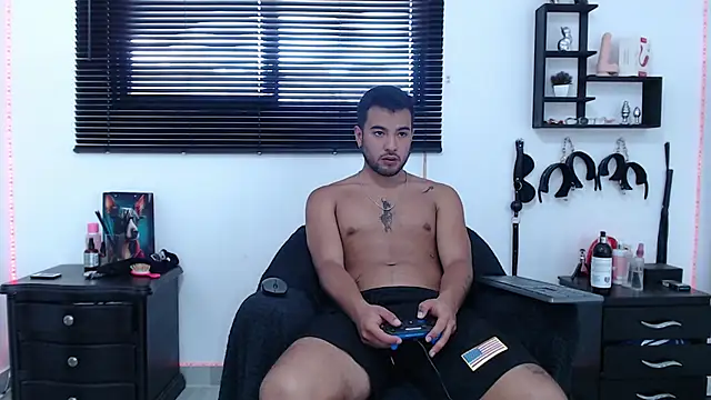 Snapshot of KinkyAllisonSub chatting on February 19, 2025, 5:27 pm KinkyAllisonSub online show from February 19, 2025, 5:27 pm