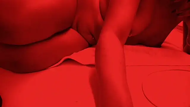 Snapshot of ROXYNL chatting on January 26, 2025, 10:35 pm ROXYNL online show from January 26, 2025, 10:35 pm