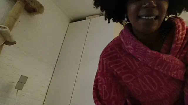 Snapshot of ROXYNL chatting on January 14, 2025, 1:26 am ROXYNL online show from January 14, 2025, 1:26 am