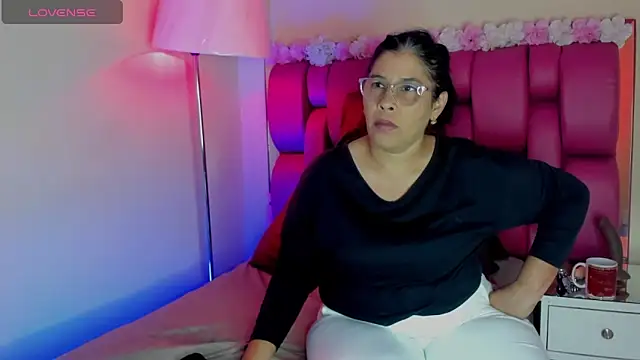 Snapshot of desire_matture chatting on February 17, 2025, 7:44 pm desire matture online show from February 17, 2025, 7:44 pm