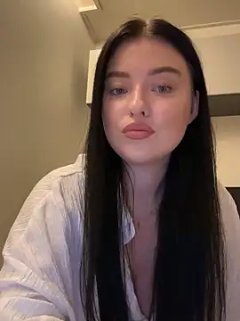 Angela Fosterr online show from September 28, 2025, 4:25 pm