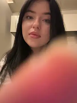 Angela Fosterr online show from November 8, 2025, 6:33 pm