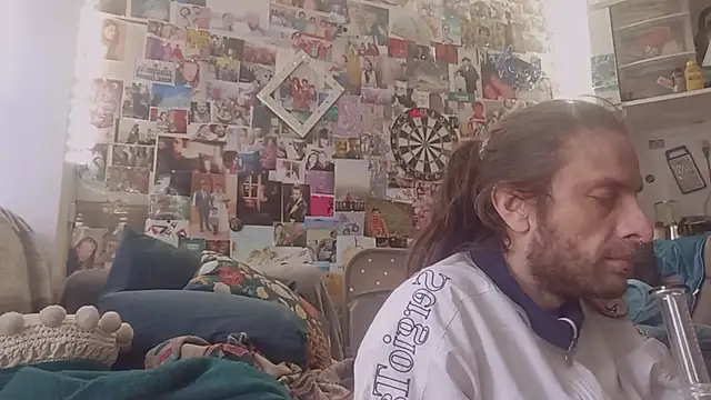 Snapshot of DownstairsSky chatting on March 10, 2025, 11:55 am DownstairsSky online show from March 10, 2025, 11:55 am