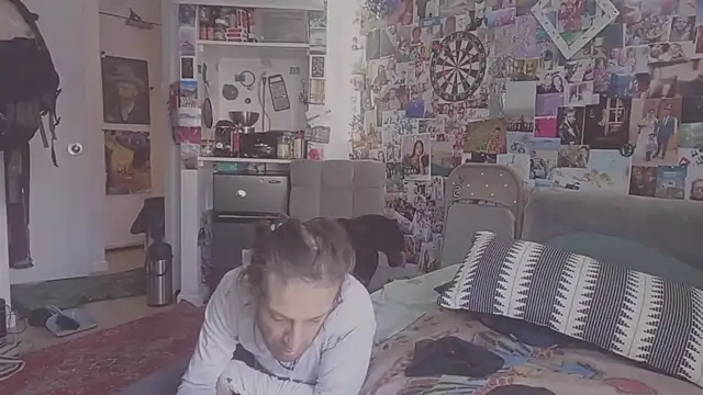 Snapshot of DownstairsSky chatting on February 24, 2025, 3:31 pm DownstairsSky online show from February 24, 2025, 3:31 pm