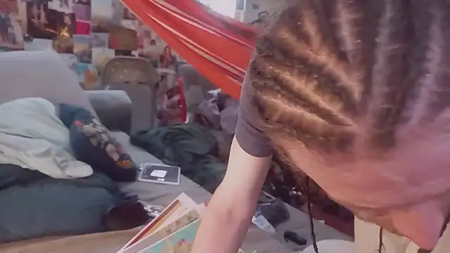 Snapshot of DownstairsSky chatting on March 16, 2025, 10:11 am DownstairsSky online show from March 16, 2025, 10:11 am