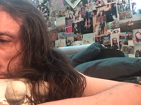 Snapshot of DownstairsSky chatting on January 27, 2025, 8:40 am DownstairsSky online show from January 27, 2025, 8:40 am