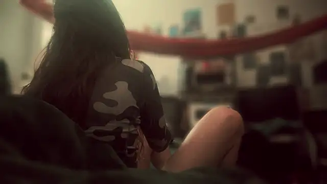 Snapshot of DownstairsSky chatting on October 8, 2025, 6:59 am DownstairsSky online show from October 8, 2025, 6:59 am