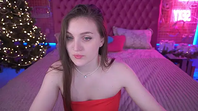 EmmyCharmm online show from December 15, 2025, 6:52 am