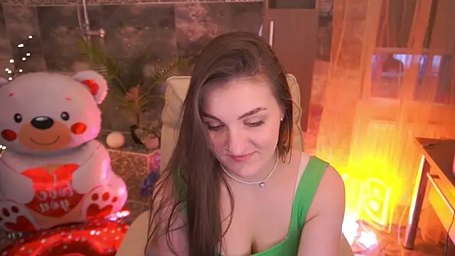 EmmyCharmm online show from February 12, 2026, 6:57 am