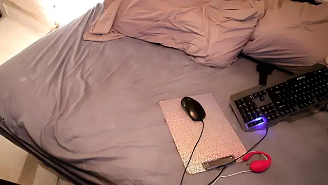 Snapshot of xxpixeyxx chatting on November 29, 2025, 4:23 am xxpixeyxx online show from November 29, 2025, 4:23 am