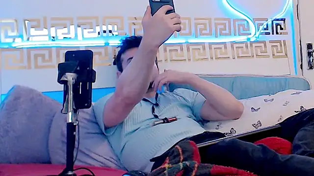 Snapshot of erotico69xxx chatting on November 4, 2025, 4:44 pm erotico69xxx online show from November 4, 2025, 4:44 pm