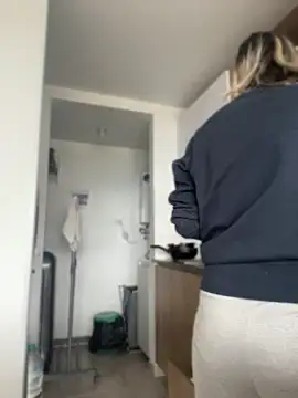 Ameellie online show from April 14, 2026, 4:34 pm