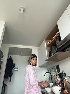 Snapshot of Ameellie chatting on December 20, 2025, 2:20 pm Ameellie online show from December 20, 2025, 2:20 pm