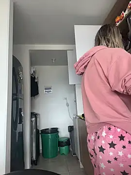 Snapshot of Ameellie chatting on January 10, 2026, 3:18 pm Ameellie online show from January 10, 2026, 3:18 pm