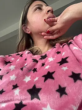 Snapshot of Ameellie chatting on October 12, 2025, 3:57 pm Ameellie online show from October 12, 2025, 3:57 pm