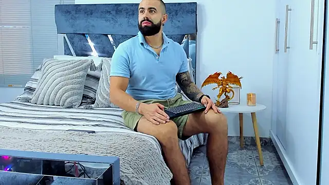 Snapshot of Zack_Froone chatting on February 17, 2026, 12:35 pm Zack Froone online show from February 17, 2026, 12:35 pm