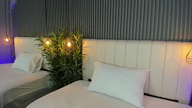 Snapshot of SaraRiley chatting on November 26, 2025, 10:32 pm SaraRiley online show from November 26, 2025, 10:32 pm