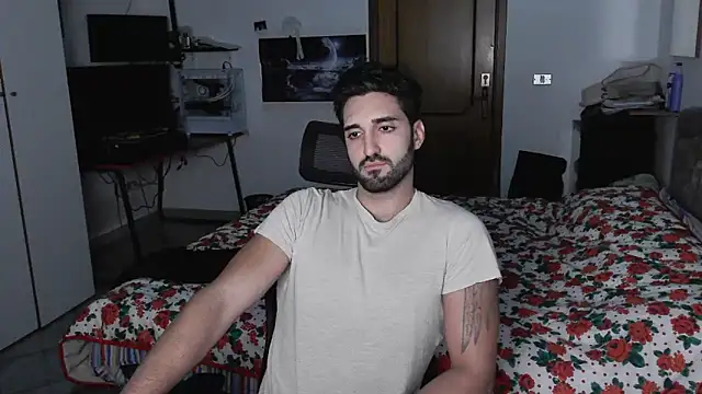 Snapshot of Alexox02 chatting on December 3, 2025, 7:24 pm Alexox02 online show from December 3, 2025, 7:24 pm