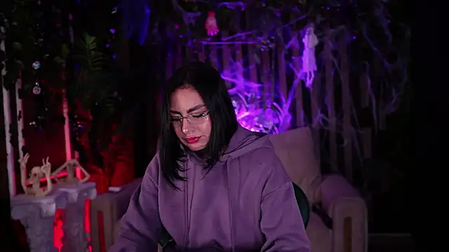 Snapshot of Kleeopatra_ chatting on October 14, 2025, 2:45 am Kleeopatra online show from October 14, 2025, 2:45 am
