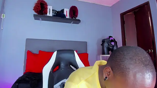 Snapshot of Coco_Kiss chatting on November 26, 2025, 7:14 pm Coco Kiss online show from November 26, 2025, 7:14 pm