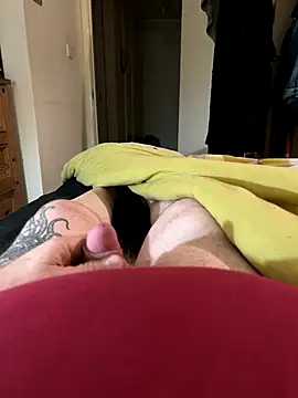 Snapshot of chatting on November 19, 2025, 9:26 pm online show from November 19, 2025, 9:26 pm