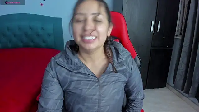 Snapshot of charlotee_lovee69 chatting on February 18, 2025, 11:30 pm charlotee lovee69 online show from February 18, 2025, 11:30 pm