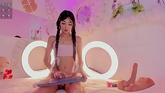 Snapshot of EmmaDuque chatting on November 23, 2025, 6:51 pm EmmaDuque online show from November 23, 2025, 6:51 pm