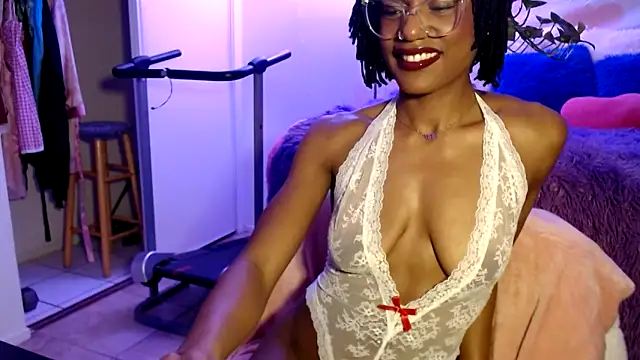 Snapshot of CocoSage chatting on November 20, 2025, 8:04 am CocoSage online show from November 20, 2025, 8:04 am