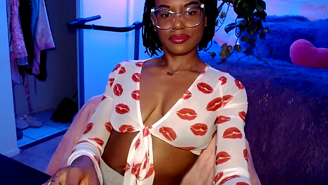 Snapshot of CocoSage chatting on February 24, 2026, 6:03 am CocoSage online show from February 24, 2026, 6:03 am