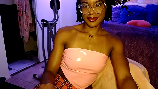 Snapshot of CocoSage chatting on May 6, 2026, 5:44 am CocoSage online show from May 6, 2026, 5:44 am
