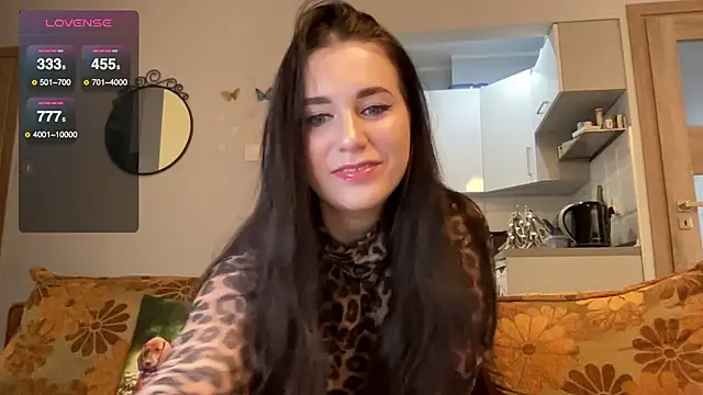 Snapshot of Teylor_Love chatting on December 19, 2024, 2:02 pm Teylor Love online show from December 19, 2024, 2:02 pm