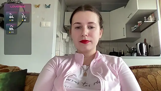 Snapshot of Teylor_Love chatting on February 26, 2025, 1:22 pm Teylor Love online show from February 26, 2025, 1:22 pm