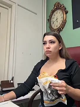 EveEvian online show from November 14, 2025, 3:05 pm