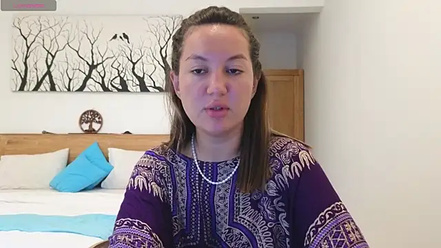 Nelly Fischer online show from November 2, 2025, 9:25 am