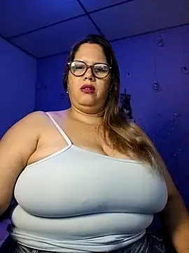 EllisW8 online show from November 26, 2025, 10:26 am