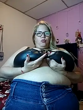 EllisW8 online show from December 15, 2025, 11:53 pm