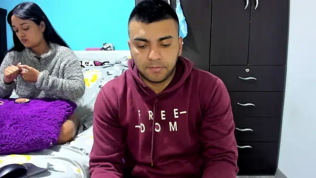 Snapshot of 2ScarletandRyan8 chatting on November 11, 2025, 9:59 am 2ScarletandRyan8 online show from November 11, 2025, 9:59 am