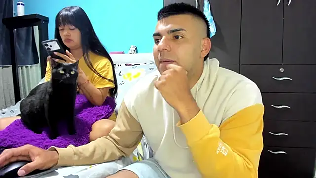 Snapshot of 2ScarletandRyan8 chatting on November 8, 2025, 10:08 am 2ScarletandRyan8 online show from November 8, 2025, 10:08 am