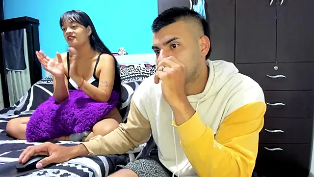 Snapshot of 2ScarletandRyan8 chatting on October 22, 2025, 10:04 am 2ScarletandRyan8 online show from October 22, 2025, 10:04 am